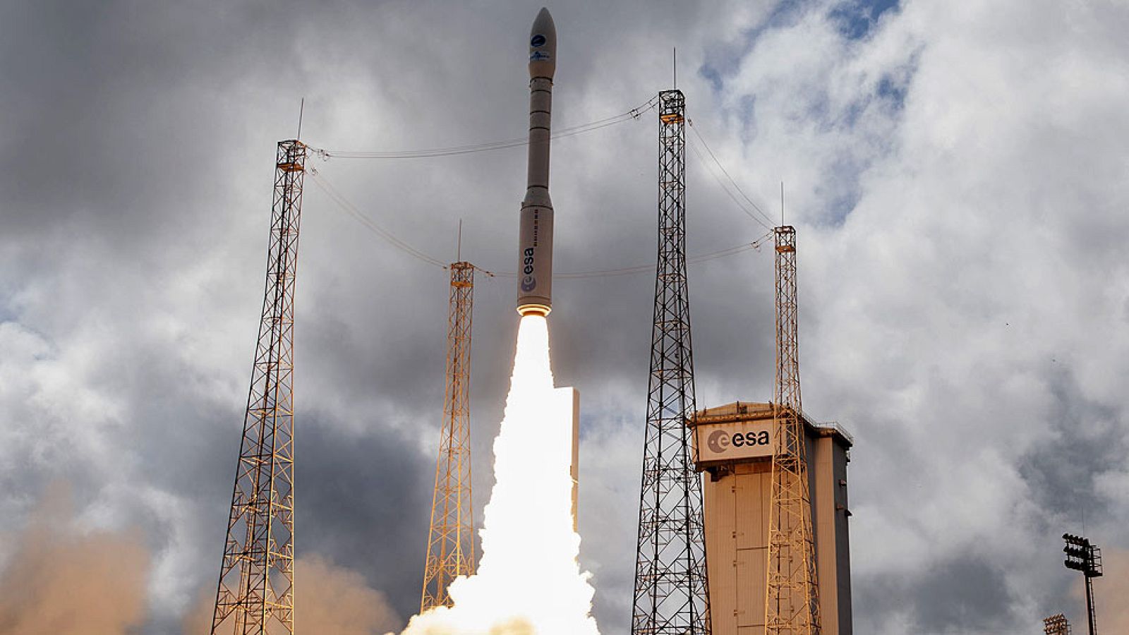 El vuelo experimental de la ESA culmina con éxito su primera prueba de regreso a la Tierra