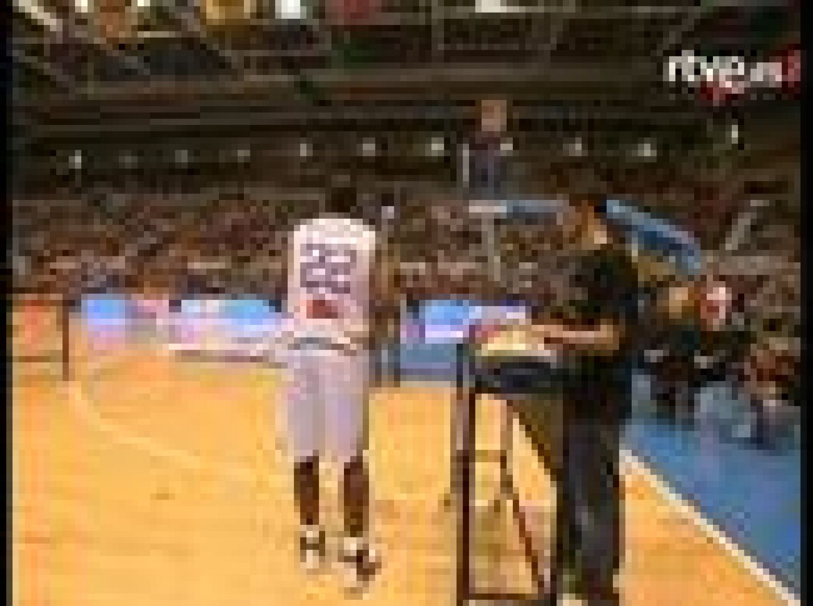 Baloncesto en RTVE: El "cañonero" Louis Bullock | RTVE Play