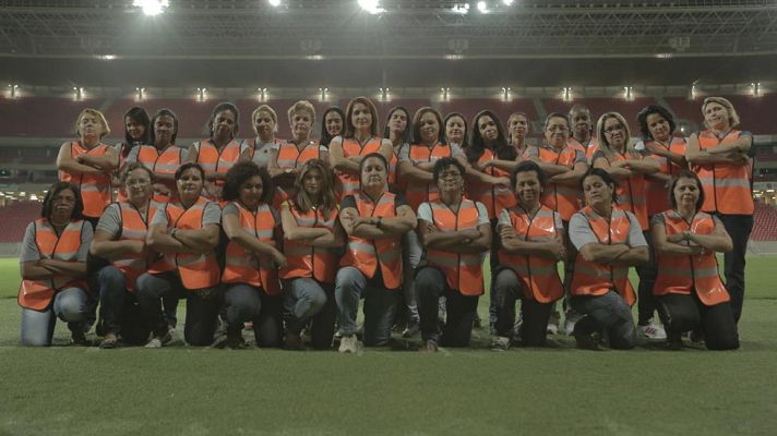 Telediario 1 - Las madres de los hinchas velan por su seguridad