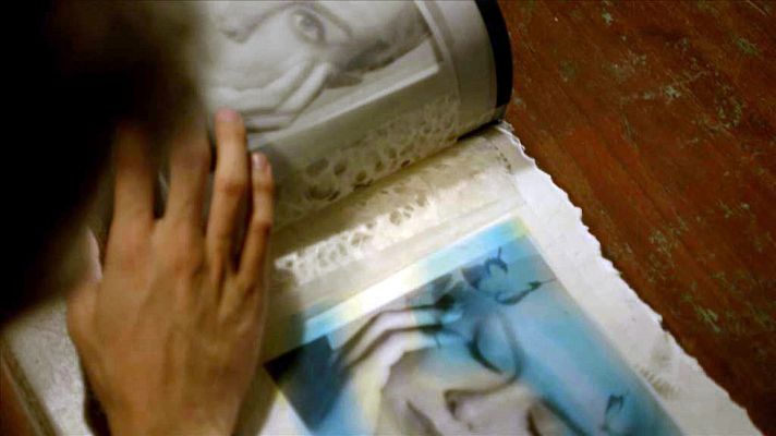 Cuéntame cómo pasó - El regalo de Nuka para Carlos