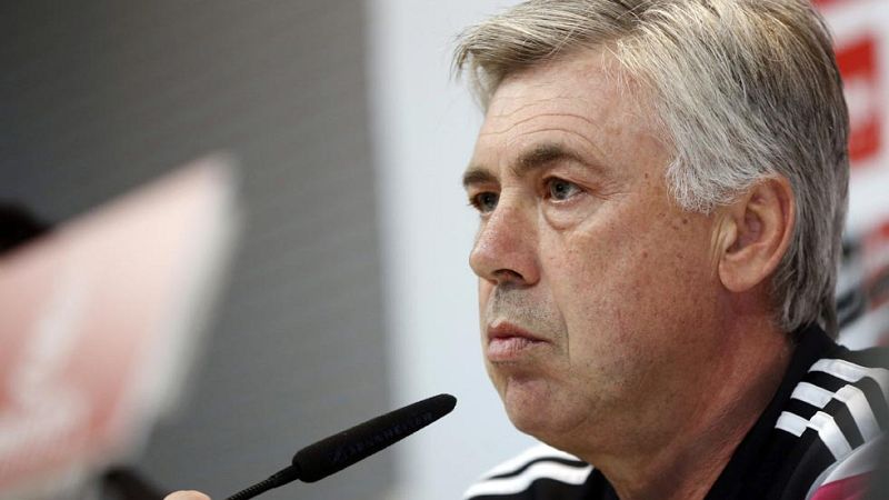 El entrenador del Real Madrid, Carlo Ancelotti, ha respaldado a sus jugadores después de una semana tensa por la abultada derrota conrta el Atlético (4-0) y la fiesta de Cristiano Ronaldo. El técnico necesita ver una reacción este sábado y para ello 