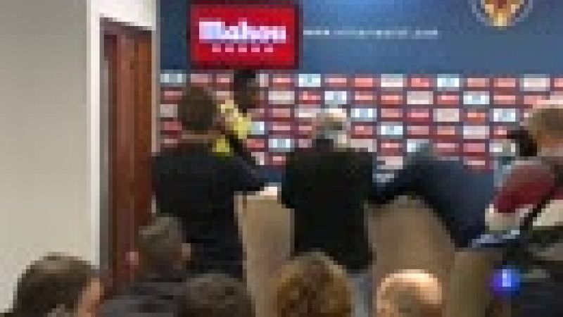 El Villareal ha presentado a su ultimo fichaje, el defensa internacional de Costa de Marfil Bailly. Tiene 21 años y juega de central. Ocupa la plaza de Gabriel, que se ha marchado al Arsenal. Villarreal, Sevilla y Valencia luchan por la cuarta plaza.