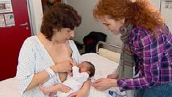 Telediario 1 - Críticas a la falta de formación de las doulas