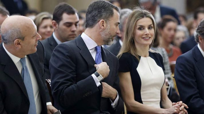 Telediario 1 - Los Reyes entregan los premios nacionales de cultura 2013