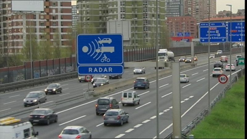 La Guardia Civil deberá colocarse en lugares visibles cuando haga controles de radar en carreteras secundarias