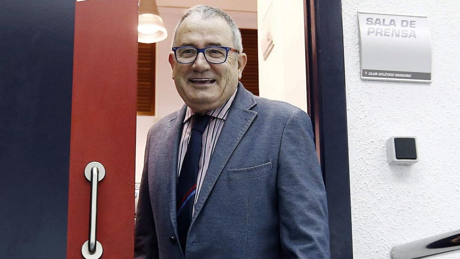 La Junta Directiva de Osasuna ha presentado este jueves en el juzgado de guardia una denuncia por la "desaparición" de 2,4 millones de euros de las cuentas de la entidad durante el mandato de la anterior directiva.