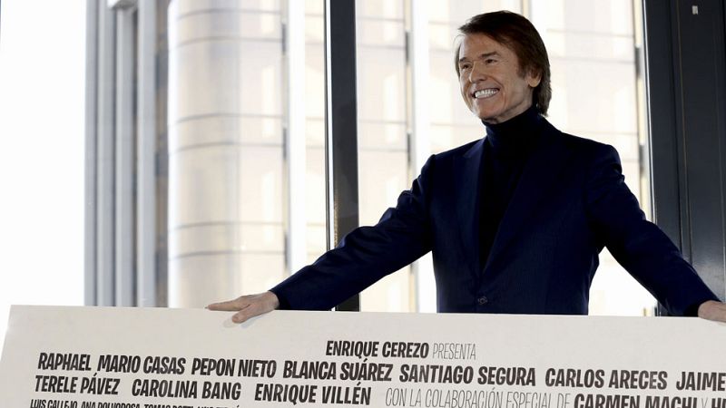 Raphael vuelve a la gran pantalla para contarnos los entresijos del programa de Nochevieja