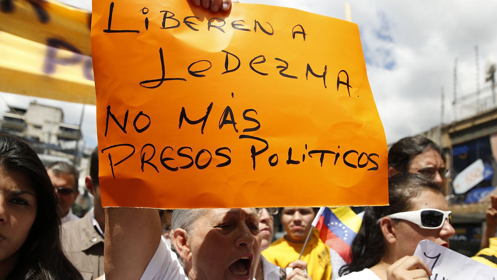 Sin programa: Cientos de personas y dirigentes de la oposición piden la liberación del alcalde de Caracas | RTVE Play