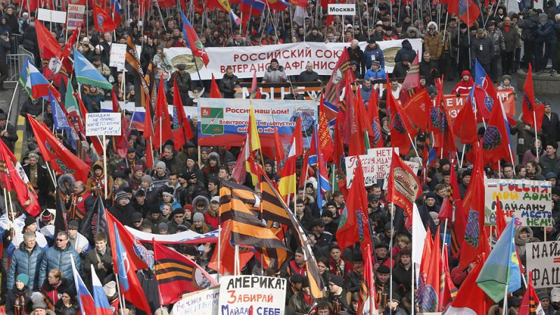 Yanukóvich reaparece liderando un movimiento de protestas en Ucrania