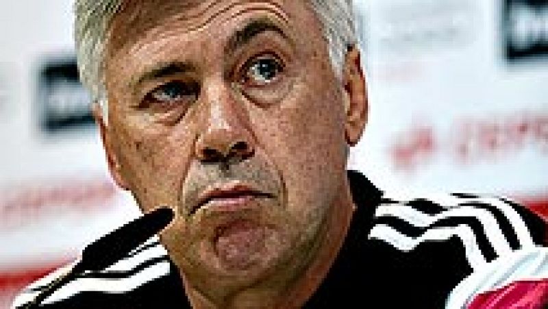 Carlo Ancelotti, entrenador del Real Madrid, habló hoy en rueda de prensa sobre su posible renovación con el club y destacó que puede ser un momento abordarla a final de temporada. El técnico italiano sumará mañana en Elche cien partidos en el club c