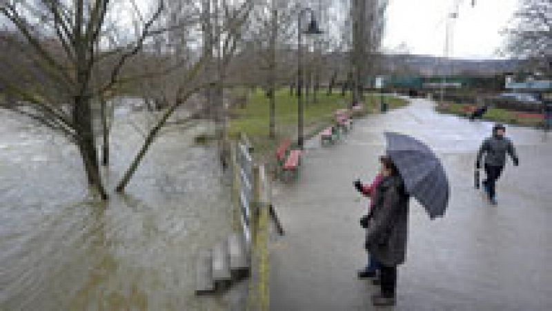 Precipitaciones localmente fuertes y persistentes en el Cantábrico oriental y Pirineo occidental