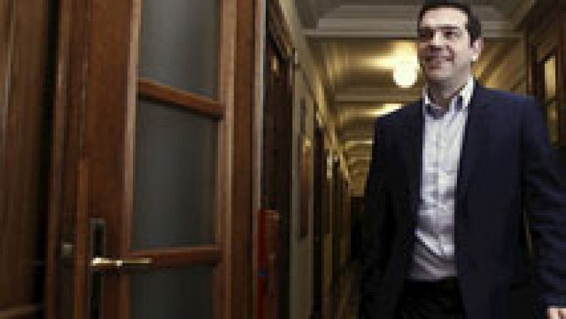 Bruselas considera 'suficientes' las medidas del gobierno Tsipras a cambio de la prórroga del rescate