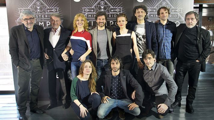 Telediario 1 - El Ministerio del Tiempo se estrena este martes a las 22.30 en La 1