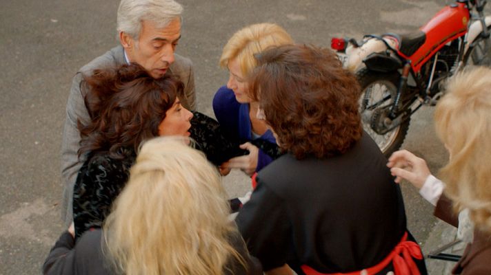 Cuéntame cómo pasó - La reacción de Clara