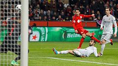 Calhanoglu perfora la portería de Moyá (1-0)