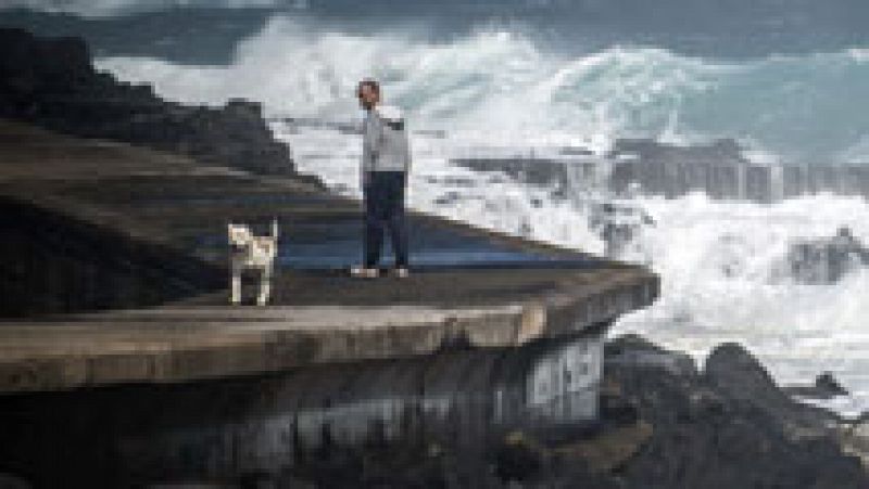 Viento fuerte en el nordeste, Alborán, Baleares y Canarias