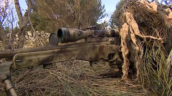 Telediario 1 - En Irak hay desplegados trescientos militares españoles y entre ellos hay varios francotiradores
