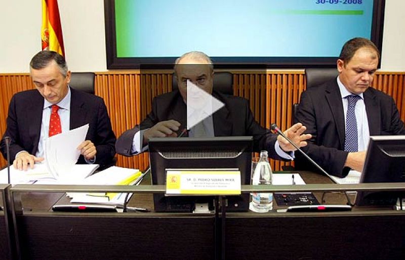  Solbes asegura que los ahorradores españoles no corren peligro