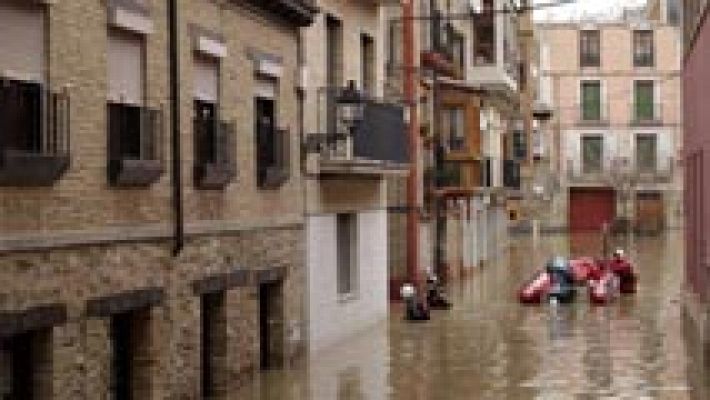 Telediario 1 - La crecida del río Ebro ha anegado unas 20.000 hectáreas
