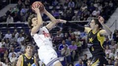 Madrid y Barcelona ganan sus choques en la ACB