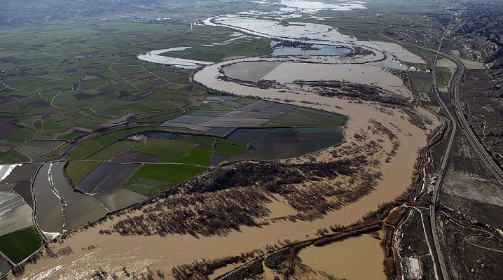 Informativo 24h - El pico de la crecida ya ha llegado a Zaragoza