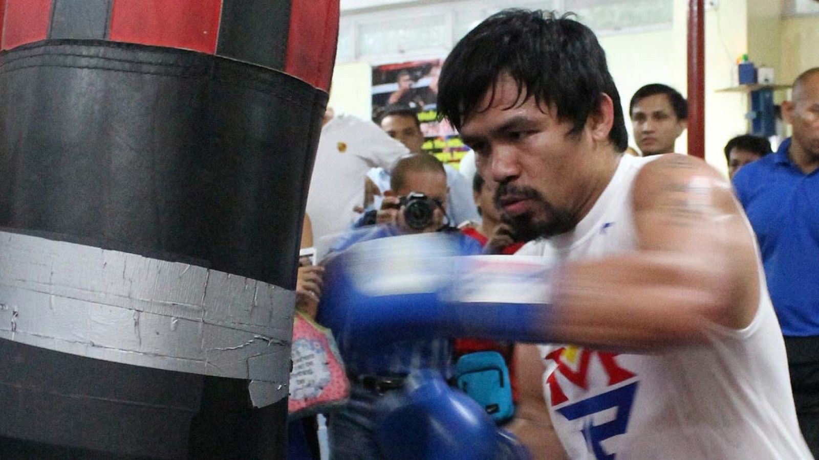 El boxeador filipino Manny Paquiao ha grabado una canción que será la que le introduzca en mayo en el combate que más dinero va a generar en la historia del boxeo: ante el estadounidense Floyd Mayweather.