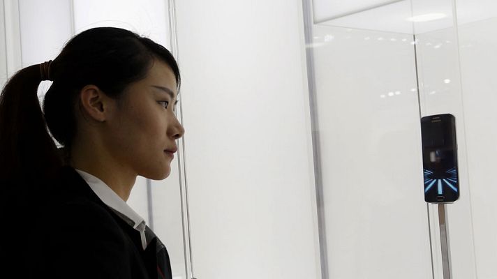 Telediario 1 - El futuro pasa por "el Internet de las cosas"