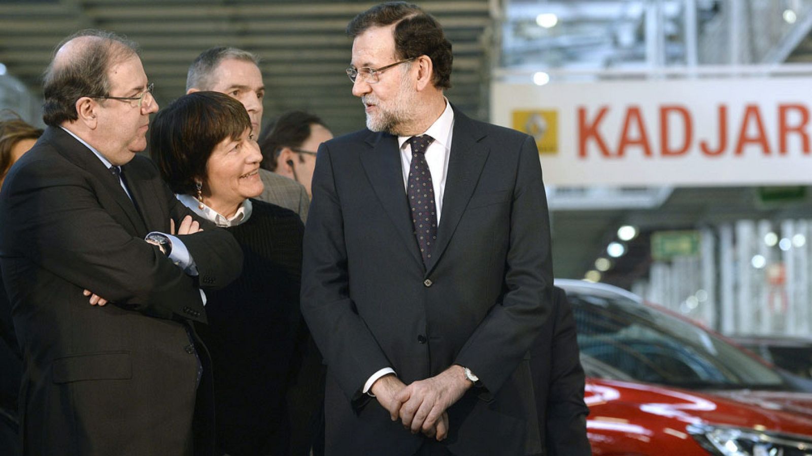 Rajoy agradece el empuje del automóvil para salir de la crisis