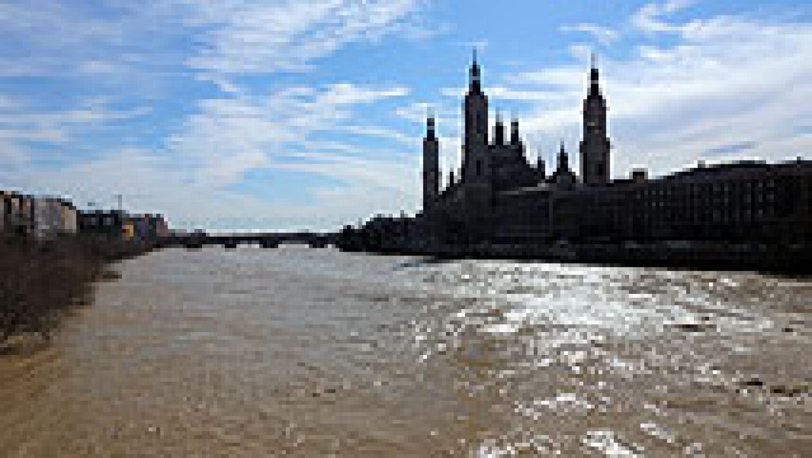 La crecida del río Ebro alcanza la Ribera Baja aunque no es necesario hacer nuevos desalojos