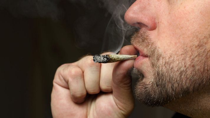 Telediario 1 - Casi el 13% de los españoles consume cannabis