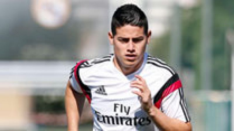 Ramos y James ya se ejercitan sobre el césped | Ver