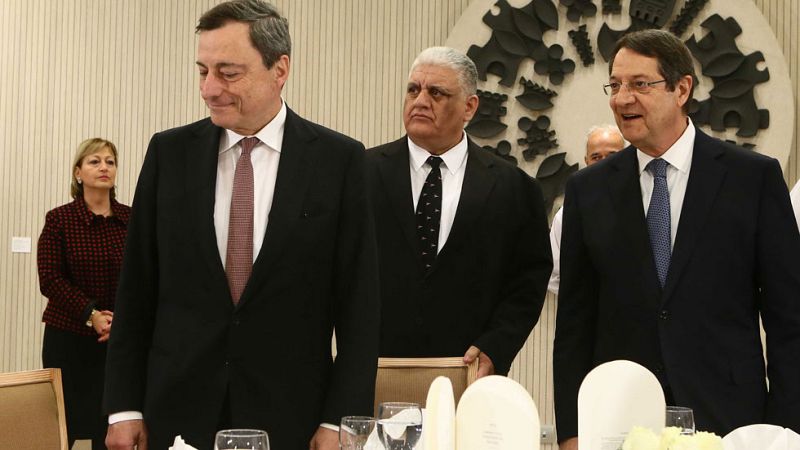 El programa de compra de deuda y las nuevas previsiones económicas centran la reunión del BCE