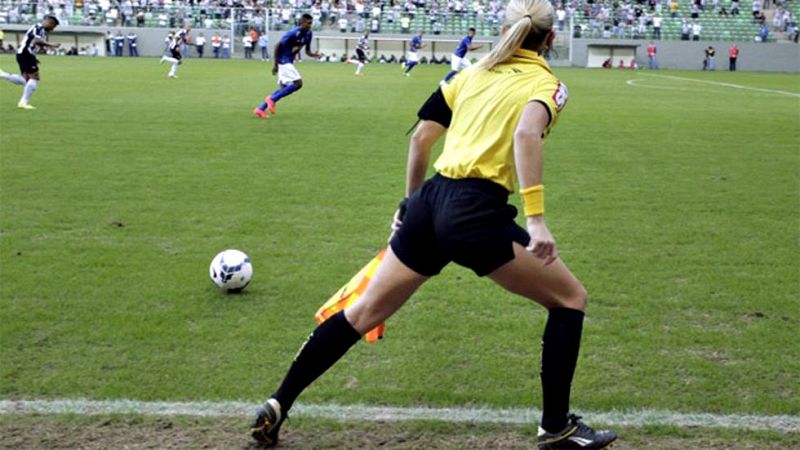 El Sindicato de Árbitros de Fútbol de España ha calificado como "una burla" la sanción de 50 euros impuesta por la Real Federación Andaluza de Fútbol (RFAF) a la UD Tesorillo, club gaditano de Segunda Andaluza, por los insultos sexistas proferidos po