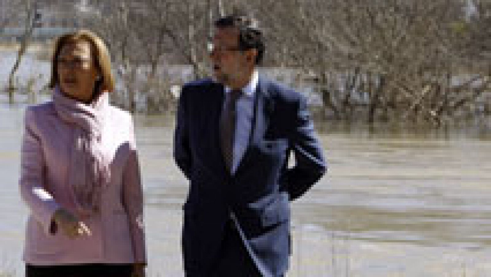 Telediario 1: Rajoy visita las zonas afectadas por la crecida del Ebro | RTVE Play