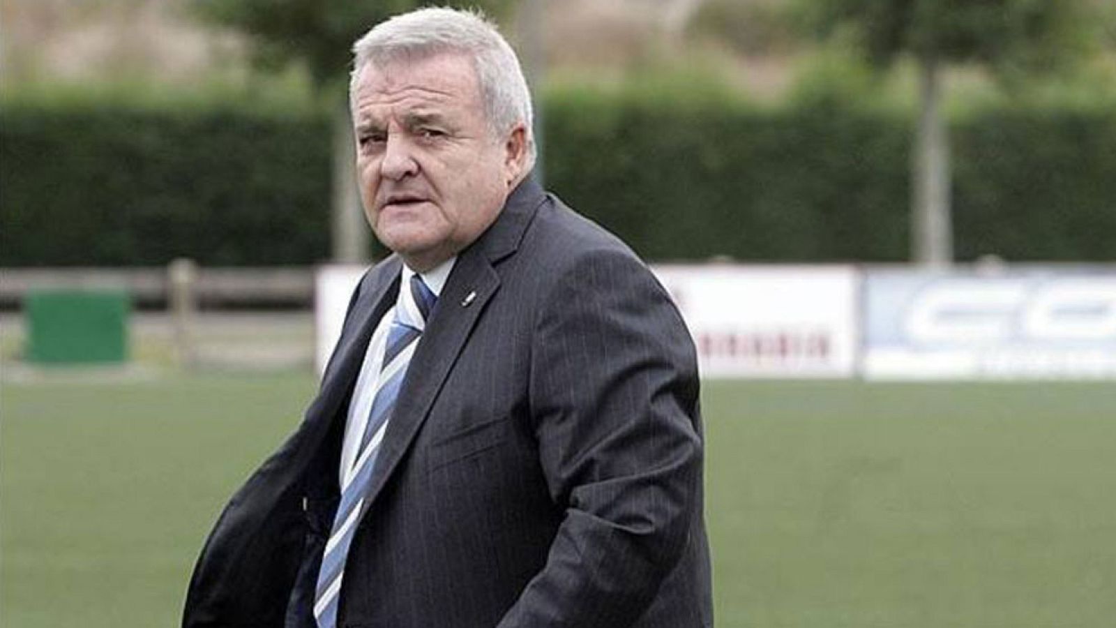 La Policía Nacional ha detenido este viernes al expresidente del Club Atlético Osasuna Patxi Izco, al exvicepresidente Juan Pascual, y al actual director de la Fundación Osasuna, Diego Maquirriain, dentro de la investigación que está realizando el titular del Juzgado de Instrucción número 2 de Pamplona por las presuntas irregularidades detectadas en el club.