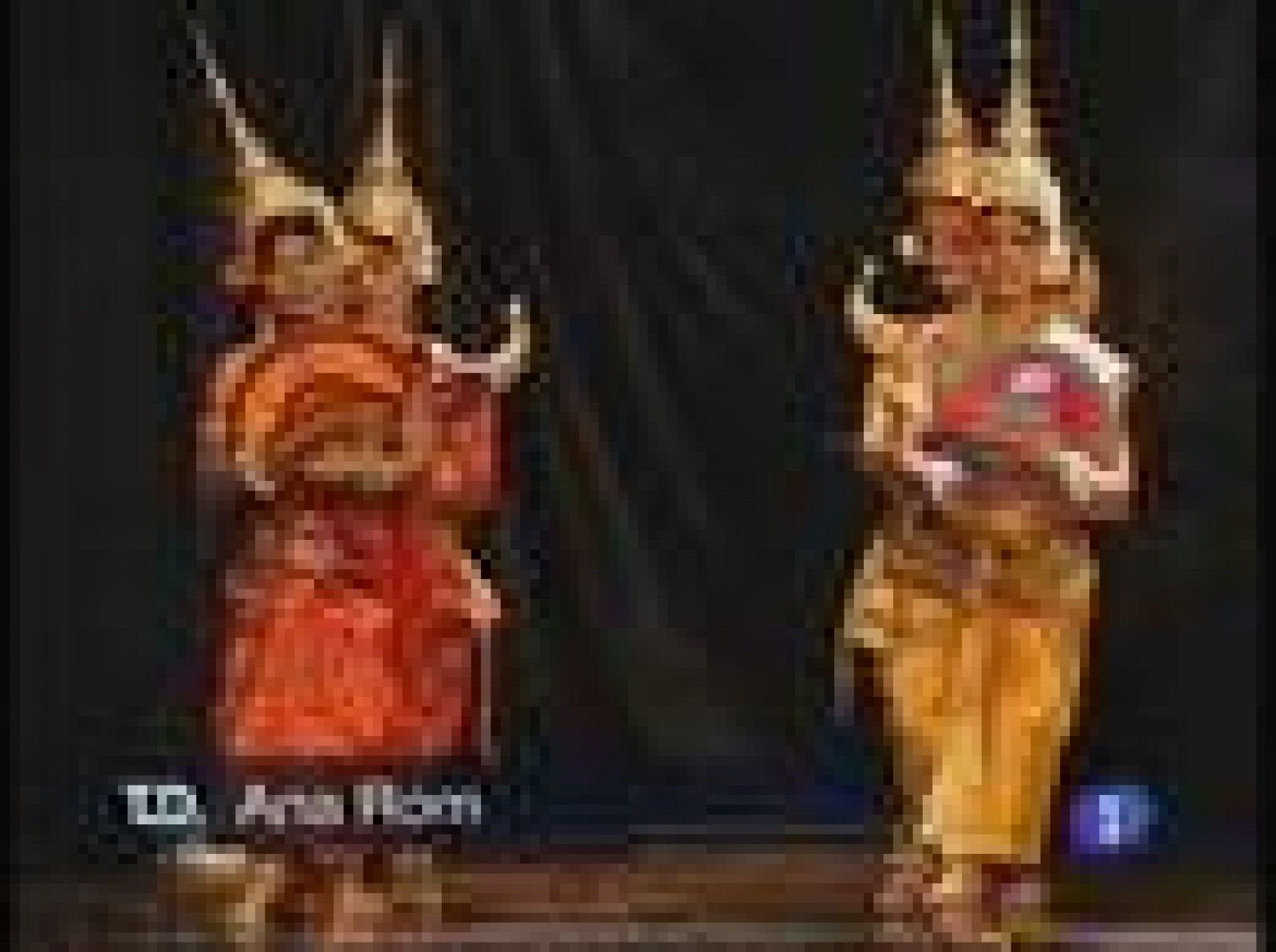 Niños mutilados camboyanos recuperan sus vidas a través del baile | Ver