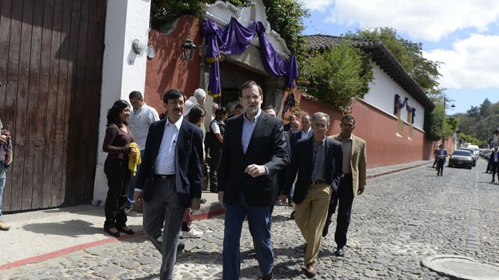 Telediario 1 - Rajoy llega a Guatemala