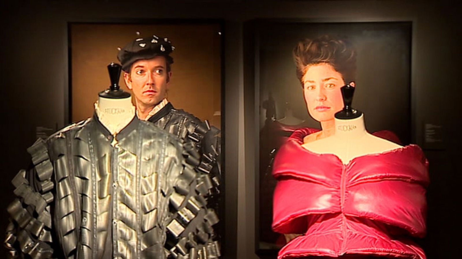 Exposición de trajes del renacimiento con materiales actuales