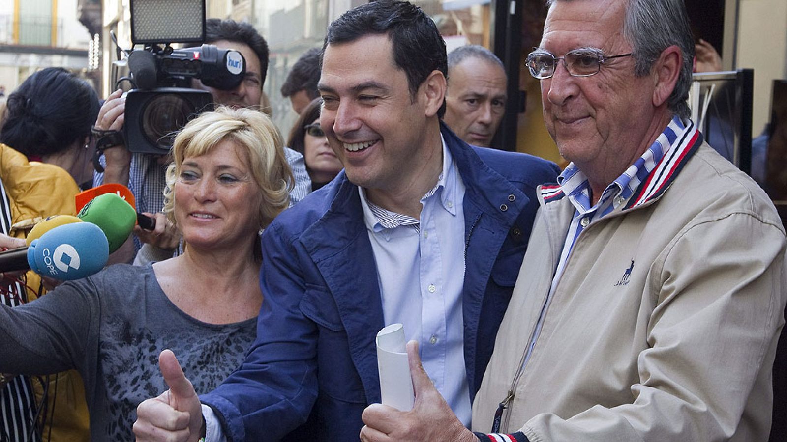 PP y PSOE se acusan mutuamente de ensuciar la campaña andaluza | Ver