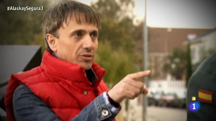 José Mota presenta - sketch Alaska y Segura 'Regreso al futuro'