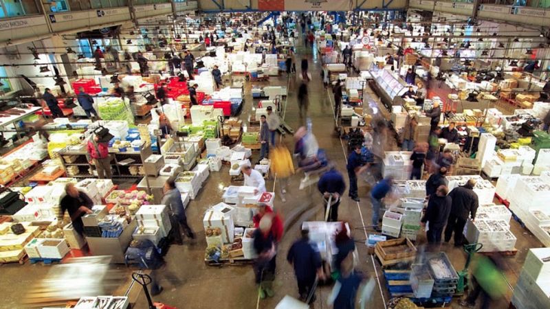 Hacienda registra 20 empresas de pescado de Mercabarna por posible fraude fiscal millonario