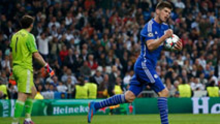 Huntelaar acorrala de nuevo al Madrid (1-2)