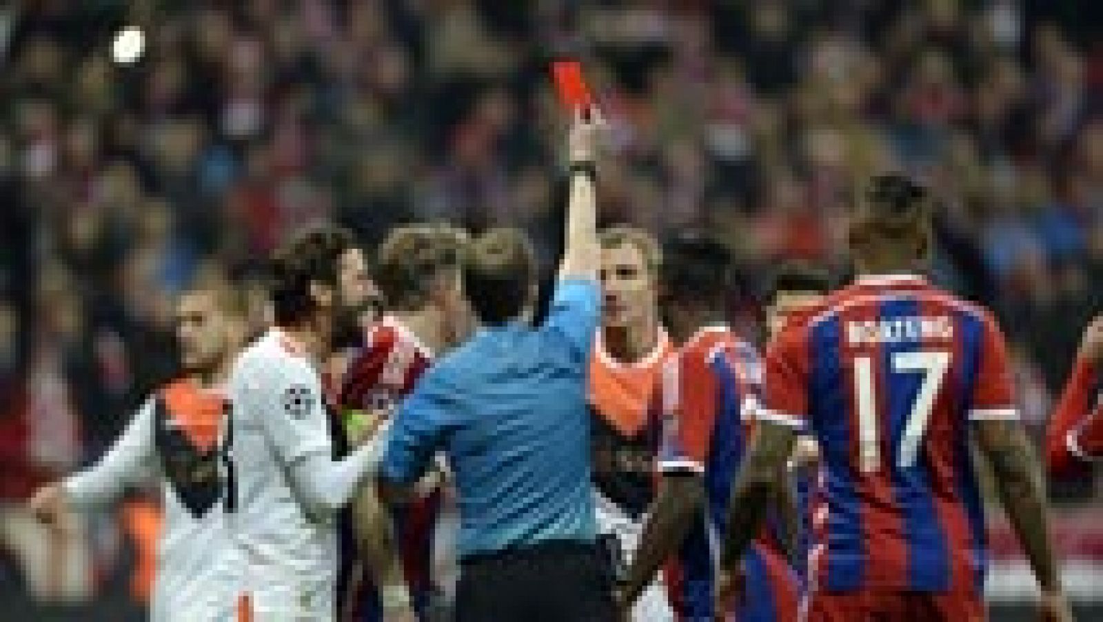 Müller pone por delante al Bayern desde el punto de penalti (1-0) | Ver