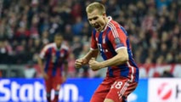 Badstuber marca con la testa a saque de esquina el 5-0