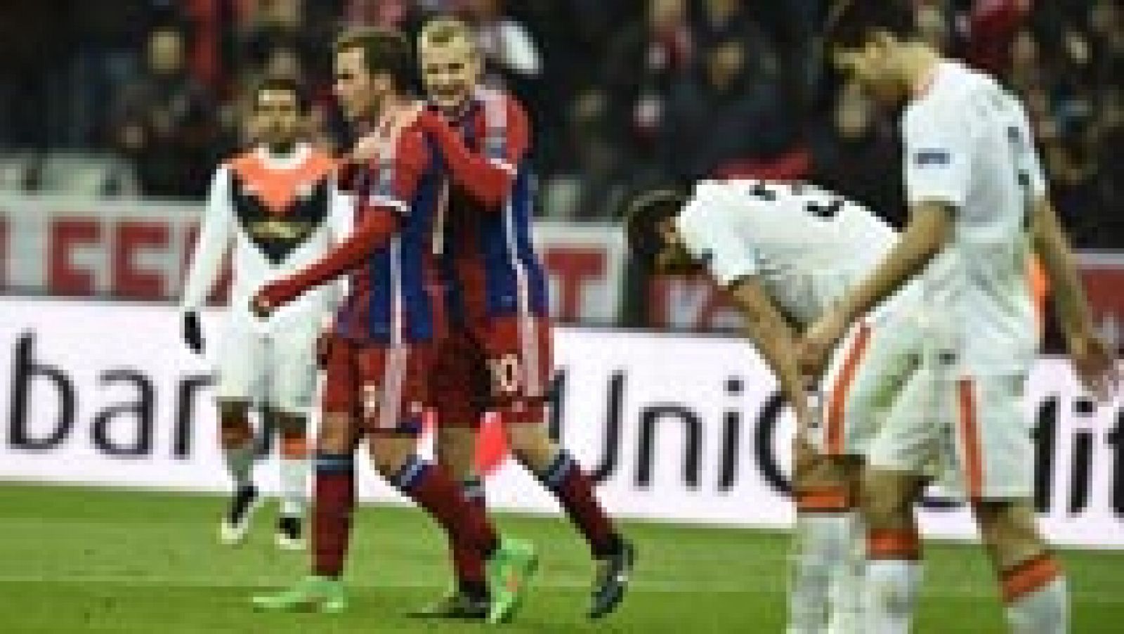 Mario Götze se encargó de cerrar la noche goleadora ante el Shakhtar con su gol tras el pase de Boateng, (7-0).
