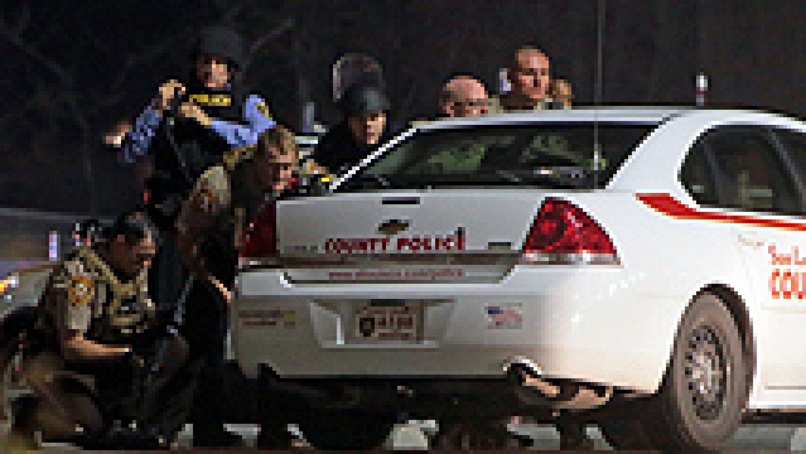 Dos agentes heridos en un nuevo tiroteo, frente a una comisaría en Ferguson