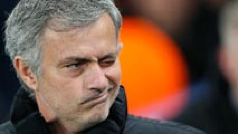 Protestó, gesticuló y acabó reconociendo la justicia de la derrota ante el PSG que ha dejado a su Chelsea fuera de la Champions en octavos de final. Mourinho en estado puro.