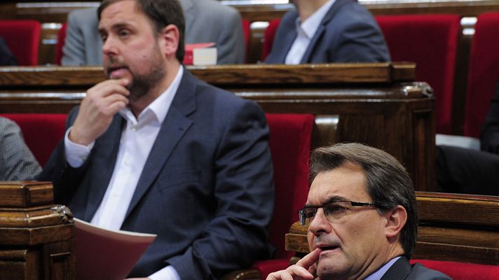 Telediario 1 - CiU y ERC perderían la mayoría absoluta en Cataluña