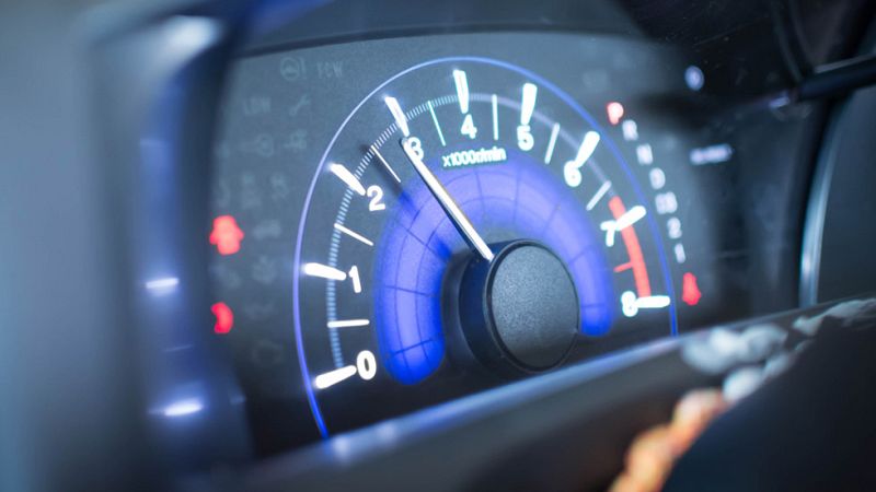 Imputado por grabarse a 190 kilómetros por hora con su hijo de cuatro años 