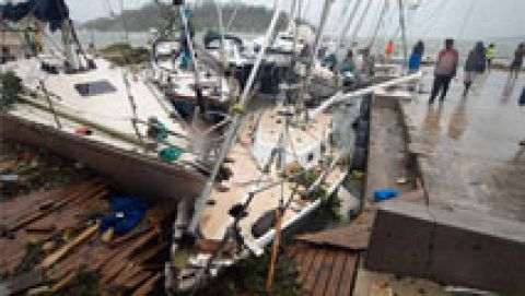 Varios muertos y cuantiosos daños tras el paso del ciclón Pam por Vanuatu